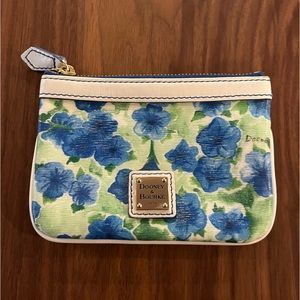 Floral Dooney & Bourke zippered coin purse, good condition